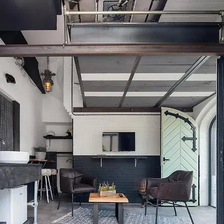 De Oude Kazerne Torenkamer * 카슈벨